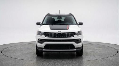 Bright White Clearcoat 2025 Jeep Compass Trailhawk