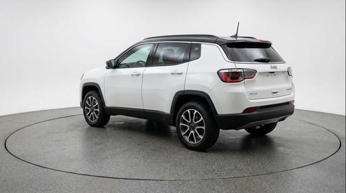 Bright White Clearcoat 2025 Jeep Compass Trailhawk