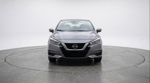 Gun Metallic 2025 Nissan Versa 1.6 SV