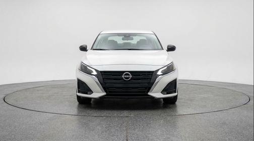 Glacier White 2025 Nissan Altima SV FWD