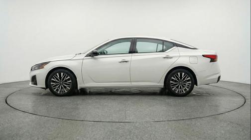 Glacier White 2025 Nissan Altima SV FWD
