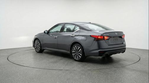 Gun Metallic 2025 Nissan Altima SV FWD