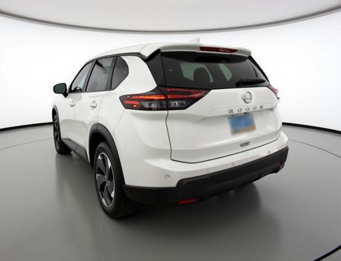Everest White Pearl Tricoat 2025 Nissan Rogue SV