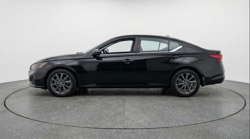 Super Black 2025 Nissan Altima SV FWD