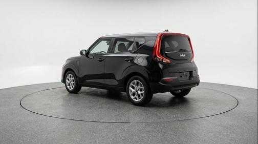 Fusion Black 2025 Kia Soul LX