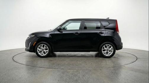 Fusion Black 2025 Kia Soul LX