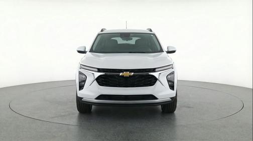 Summit White 2025 Chevrolet Trax LT
