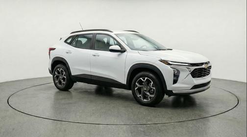 Summit White 2025 Chevrolet Trax LT
