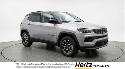 Silver Zynith Metallic Clearcoat 2025 Jeep Compass Trailhawk