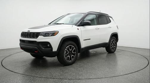 Bright White Clearcoat 2025 Jeep Compass Trailhawk