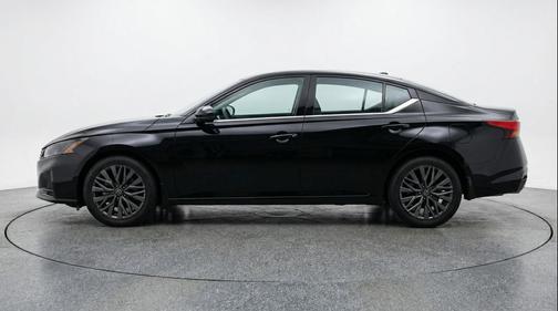 Super Black 2025 Nissan Altima SV FWD