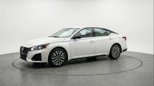 Glacier White 2025 Nissan Altima SV FWD