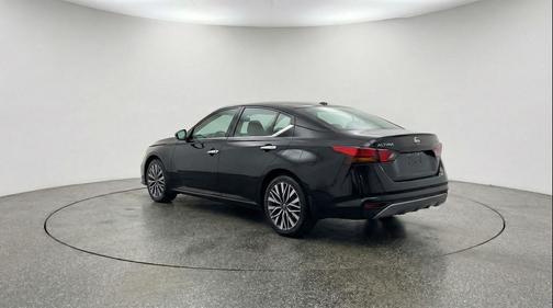 Super Black 2025 Nissan Altima SV FWD