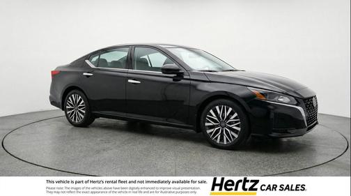Super Black 2025 Nissan Altima SV FWD