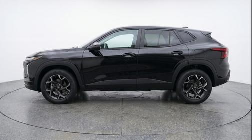 Mosaic Black Metallic 2025 Chevrolet Trax LT