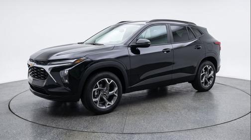 Mosaic Black Metallic 2025 Chevrolet Trax LT
