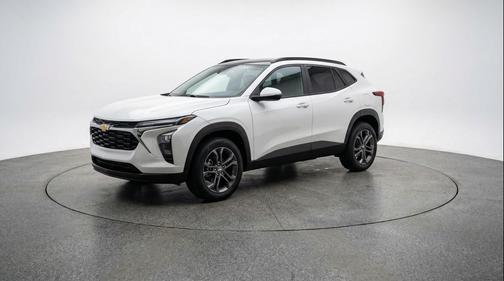Summit White 2025 Chevrolet Trax LT