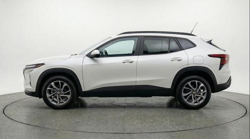 Summit White 2025 Chevrolet Trax LT