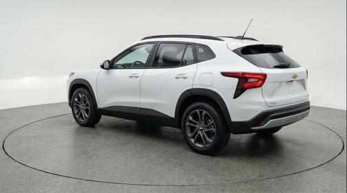 Summit White 2025 Chevrolet Trax LT
