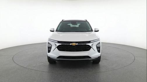 Summit White 2025 Chevrolet Trax LT