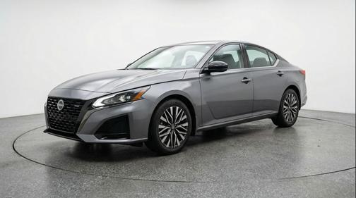Gun Metallic 2025 Nissan Altima SV FWD