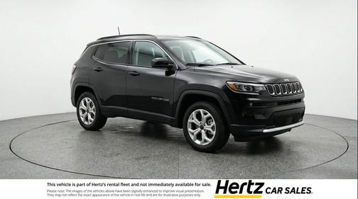 Diamond Black Crystal Pearlcoat 2025 Jeep Compass Latitude