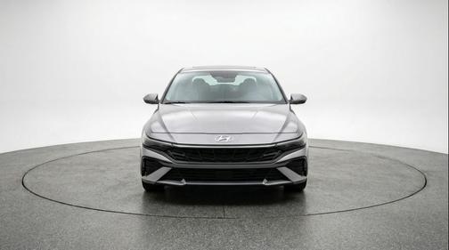 Fluid Metal 2025 Hyundai ELANTRA Limited