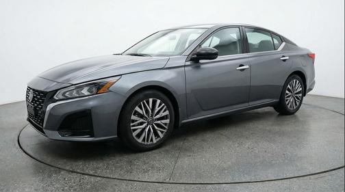 Gun Metallic 2025 Nissan Altima SV FWD