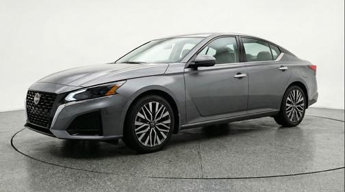 Gun Metallic 2025 Nissan Altima SV FWD