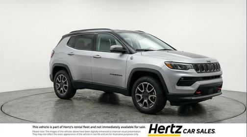 Silver Zynith Metallic Clearcoat 2025 Jeep Compass Trailhawk