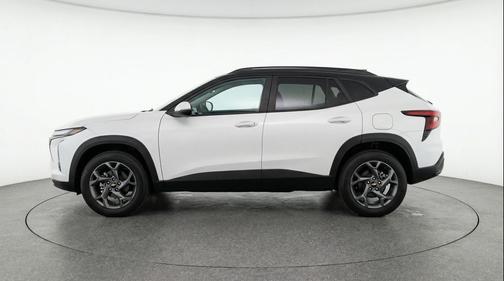 Summit White 2025 Chevrolet Trax LT