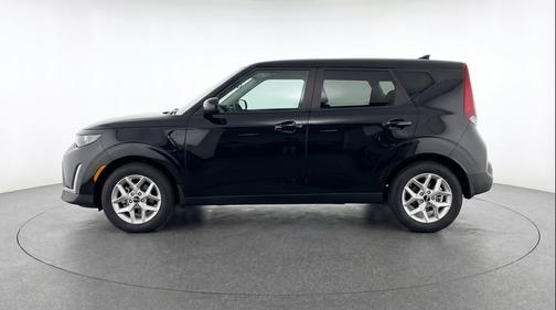 Fusion Black 2025 Kia Soul LX