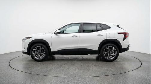 Summit White 2025 Chevrolet Trax LT