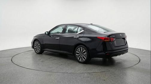 Super Black 2025 Nissan Altima SV FWD