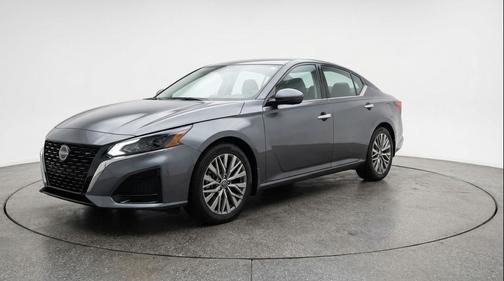Gun Metallic 2025 Nissan Altima SV FWD