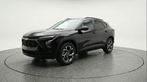 Mosaic Black Metallic 2025 Chevrolet Trax LT
