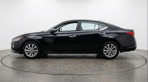 Super Black 2025 Nissan Altima SV FWD