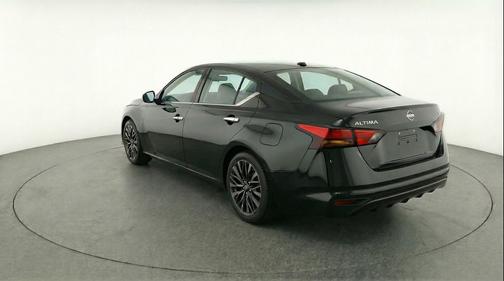 Super Black 2025 Nissan Altima SV FWD