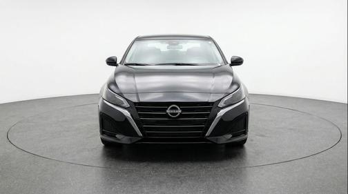 Super Black 2025 Nissan Altima SV FWD