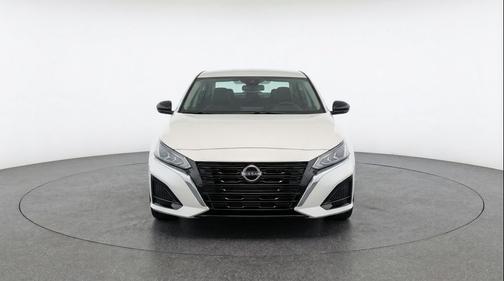 Glacier White 2025 Nissan Altima SV FWD