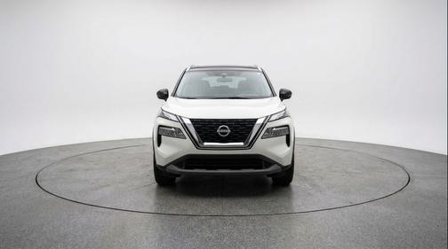 Everest White Pearl Tricoat 2025 Nissan Rogue SV