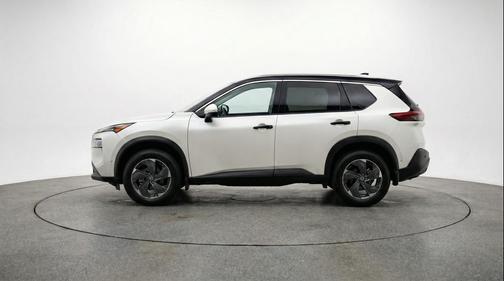 Everest White Pearl Tricoat 2025 Nissan Rogue SV