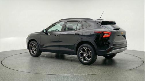 Mosaic Black Metallic 2025 Chevrolet Trax LT
