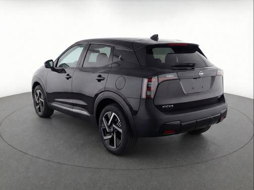 Super Black 2025 Nissan Kicks SV