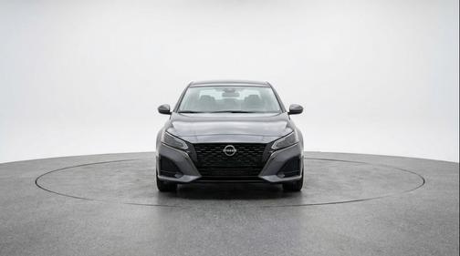 Gun Metallic 2025 Nissan Altima SV FWD