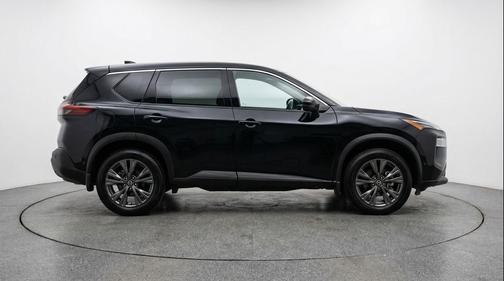 Super Black 2025 Nissan Rogue SV