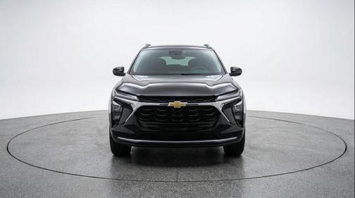Mosaic Black Metallic 2025 Chevrolet Trax LT