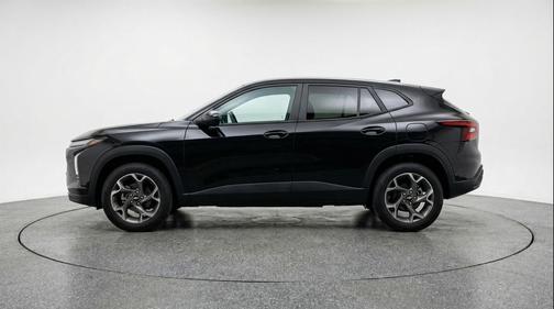 Mosaic Black Metallic 2025 Chevrolet Trax LT