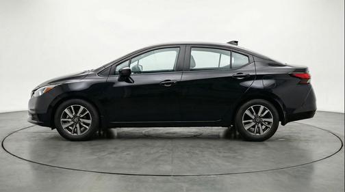 Super Black 2025 Nissan Versa 1.6 SV