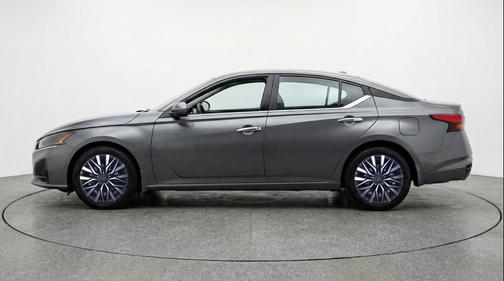 Gun Metallic 2025 Nissan Altima SV FWD
